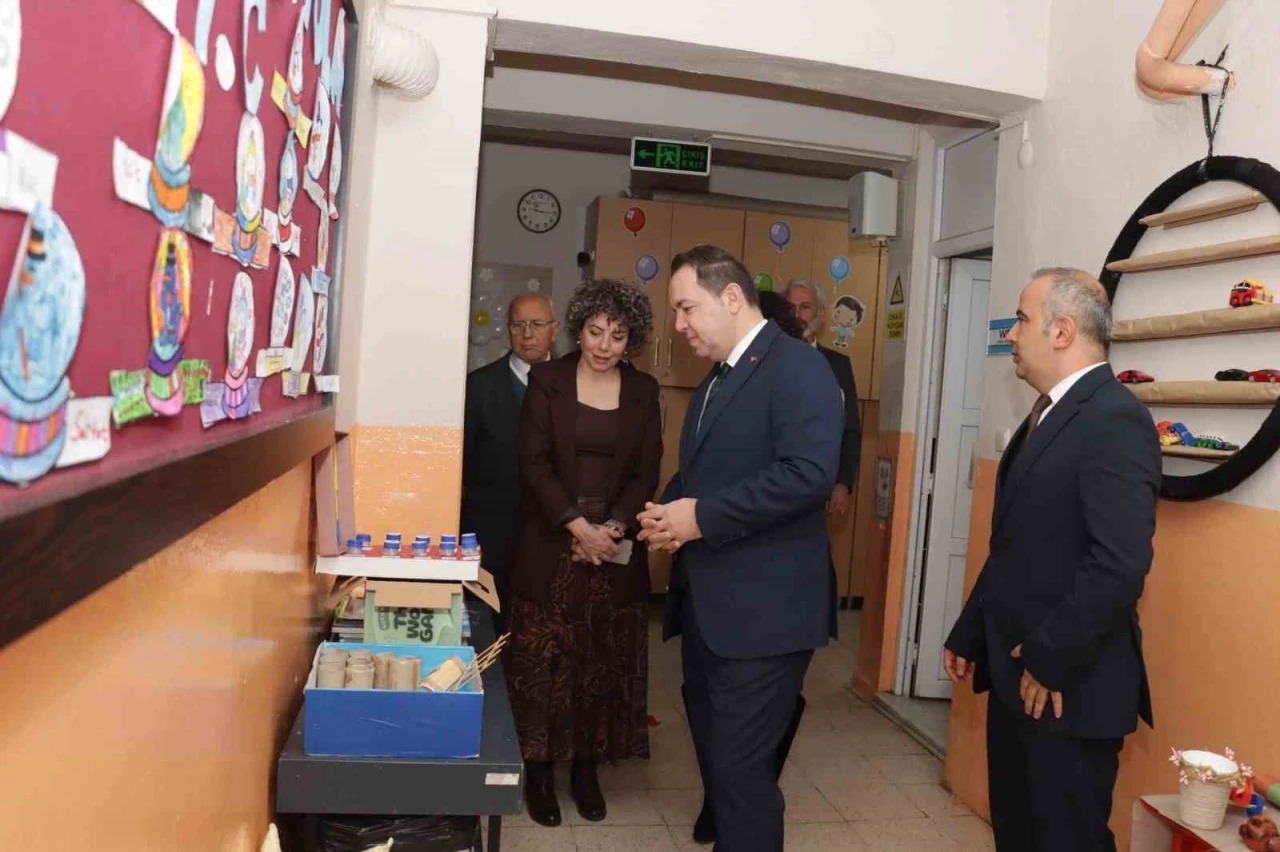 Minik &ouml;ğrenciler su verimliliği ve sıfır atık projelerini sergiledi
