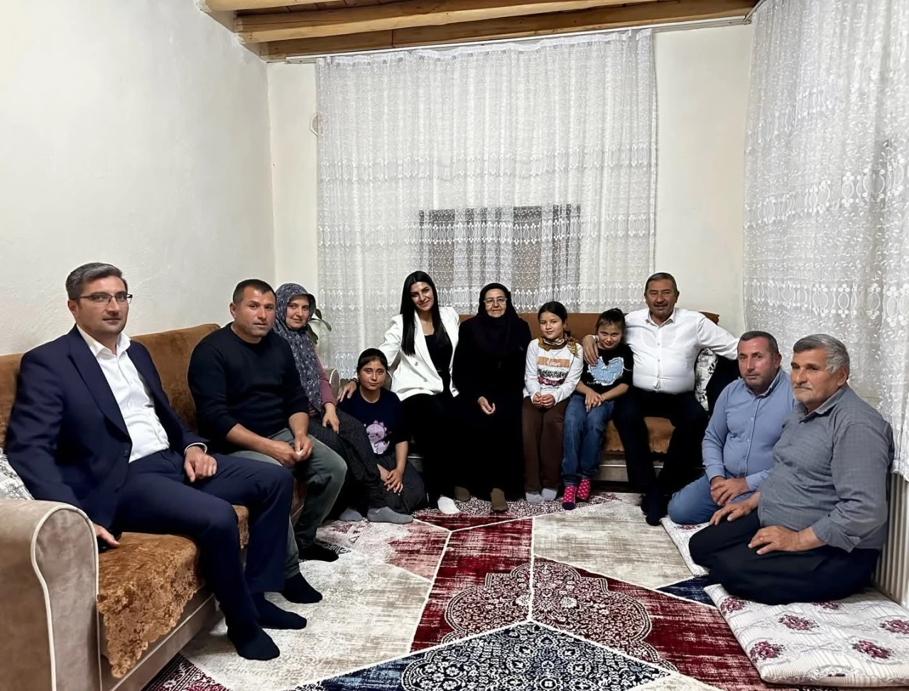 Minik &ouml;ğrencinin davetine Başkan Bozkurt&rsquo;tan anlamlı ziyaret
