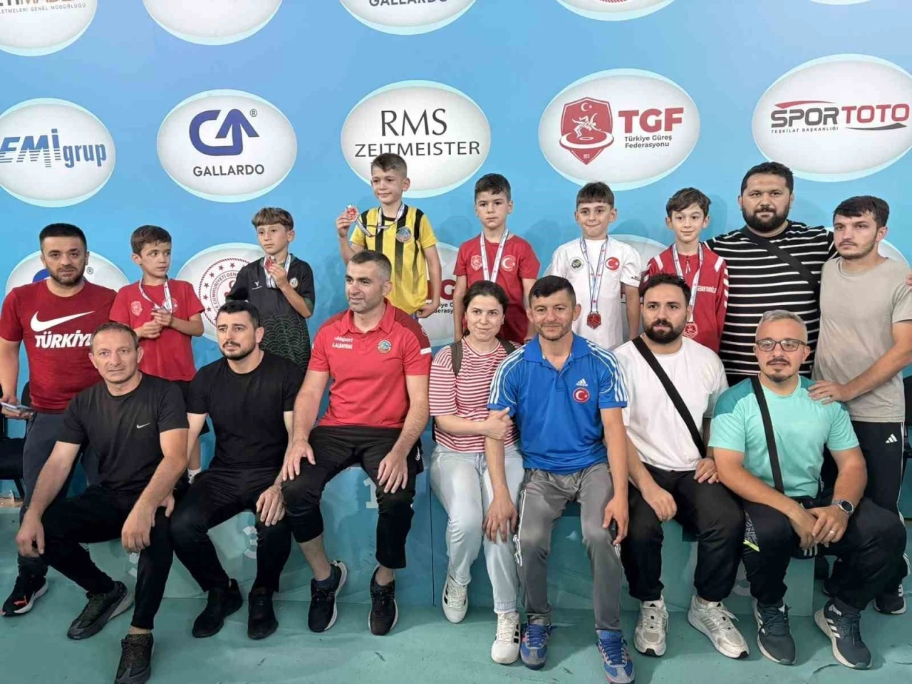 Minik pehlivan Ertuğrul Alp Tekin&rsquo;den T&uuml;rkiye Şampiyonası&rsquo;nda &ccedil;ifte madalya
