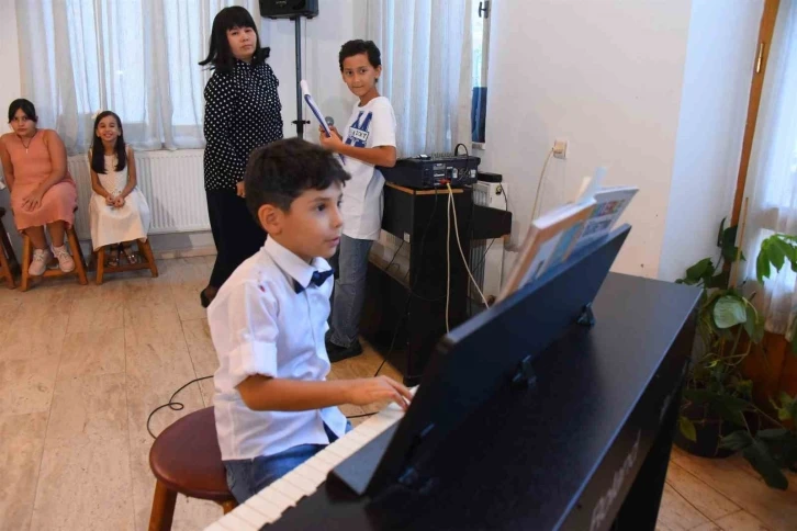 Minik yüreklerin piyano konseri beğeni topladı
