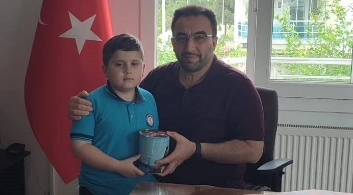 Minik yürekten büyük bağış
