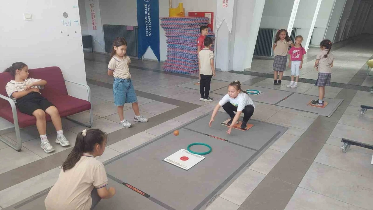 Minikler farklı spor branşlarını keşfediyor
