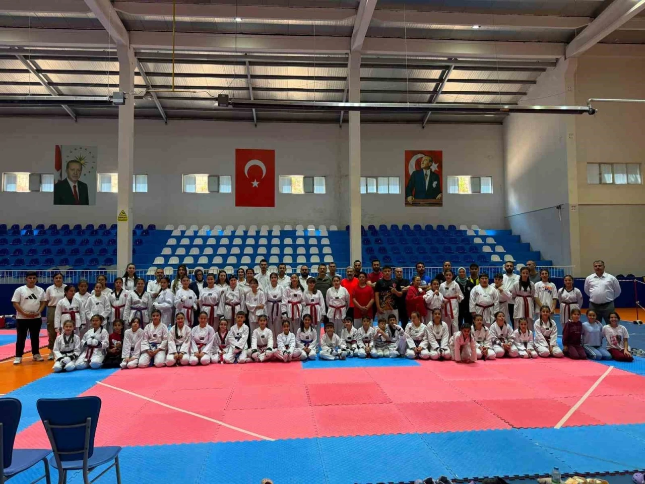 Minikler Taekwondo İl Se&ccedil;mesi yapıldı
