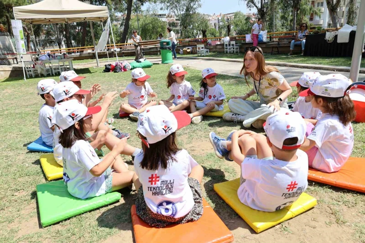Minikler ve öğretmenler, doğayı sanatla keşfetti
