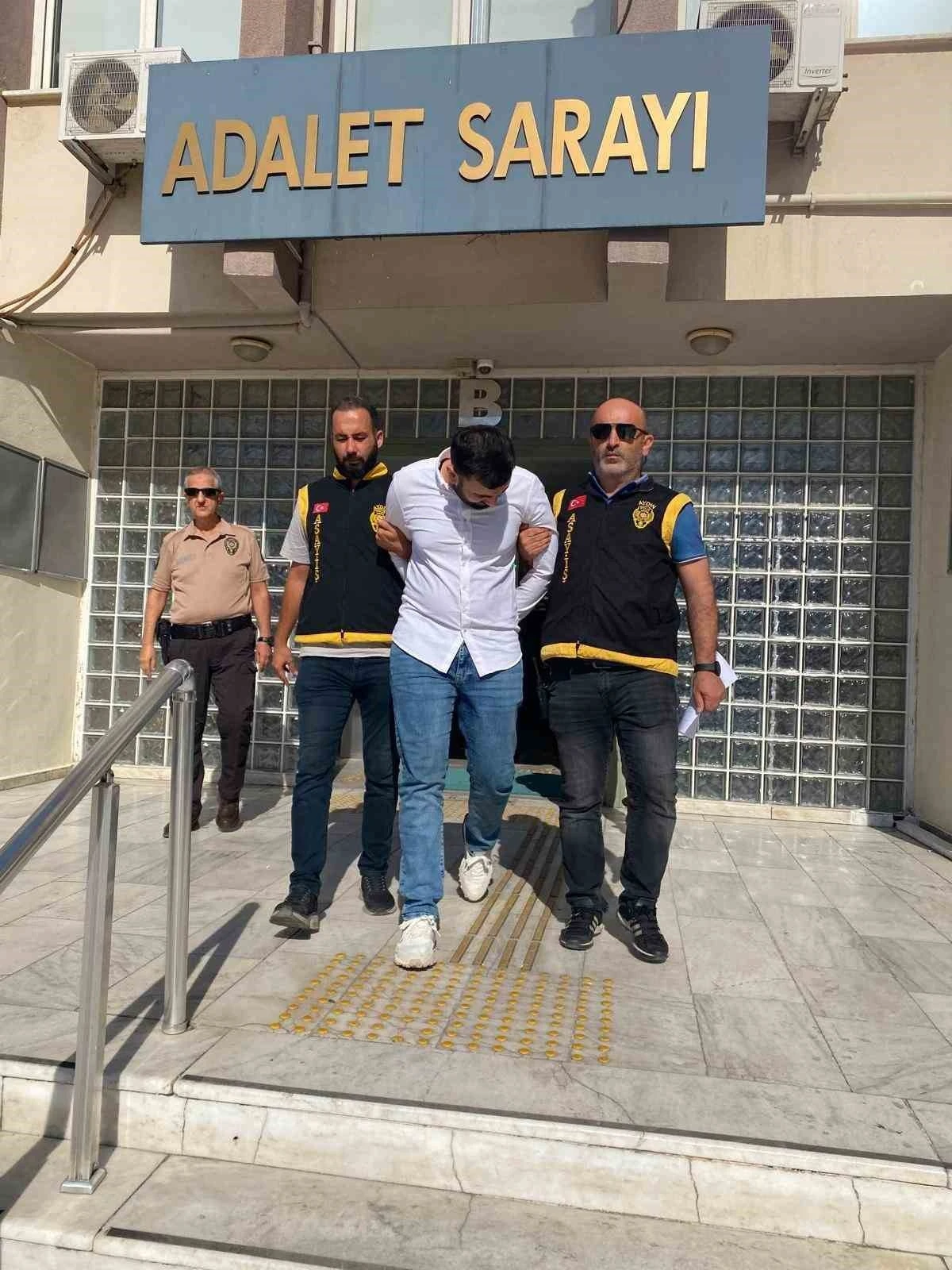 MİT görevlisi kılığına giren dolandırıcı operasyonla yakalandı
