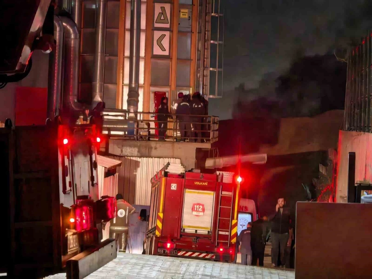 Mobilya fabrikasında feci kaza: Talaş silosuna d&uuml;şen iş&ccedil;i hayatını kaybetti
