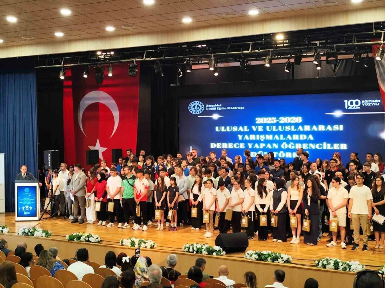 Mollabey Ortaokulu &ouml;ğrencilerine T&uuml;rkiye dereceleri i&ccedil;in &ouml;d&uuml;l

