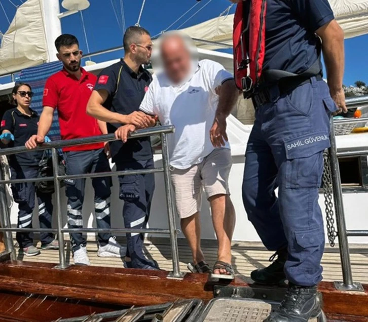 Motor yatta rahatsızlanan vatandaşa tıbbi tahliye ger&ccedil;ekleştirildi