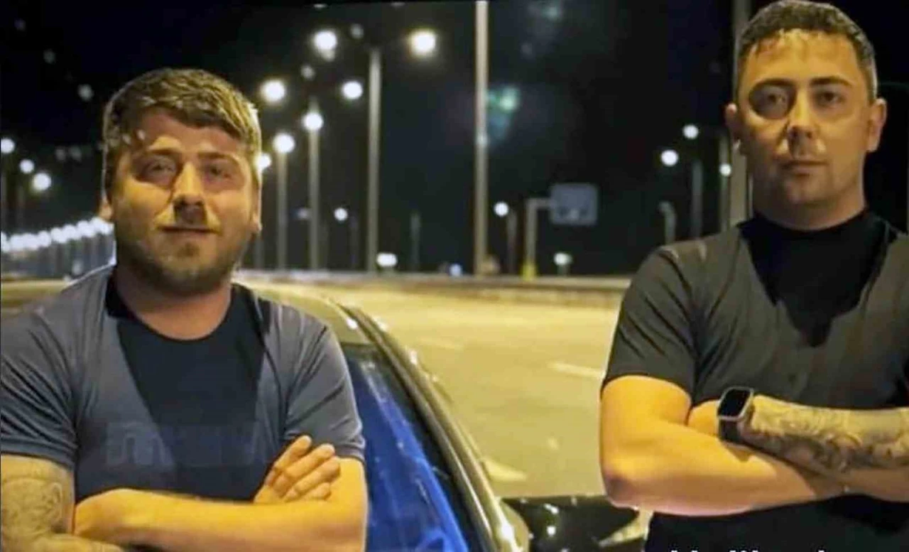 Motosiklet ağaca çarptı: İki kardeş hayatını kaybetti
