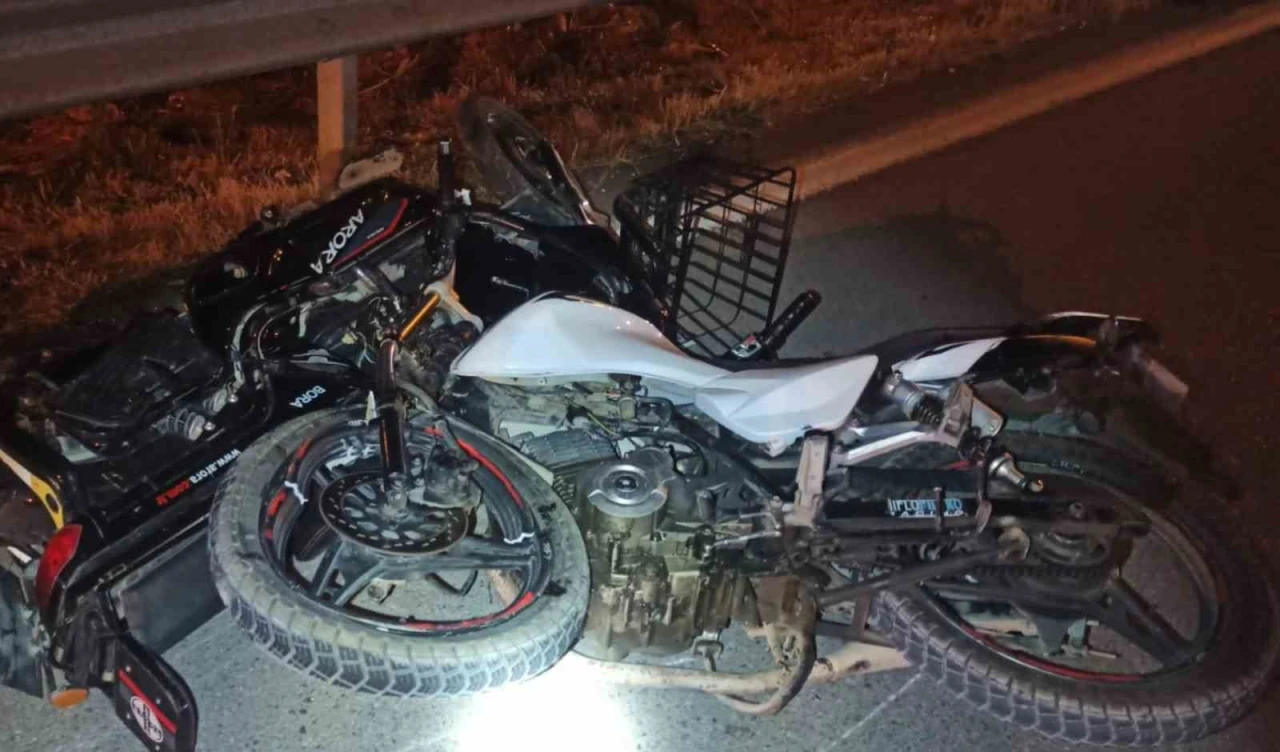 Motosiklet ile elektrikli bisiklet çarpıştı: 2 ağır yaralı
