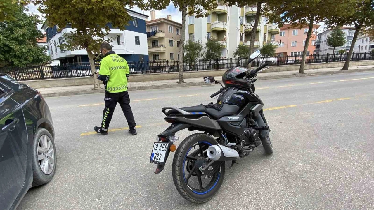 Motosiklet ile otomobil çarpıştı: 1 yaralı
