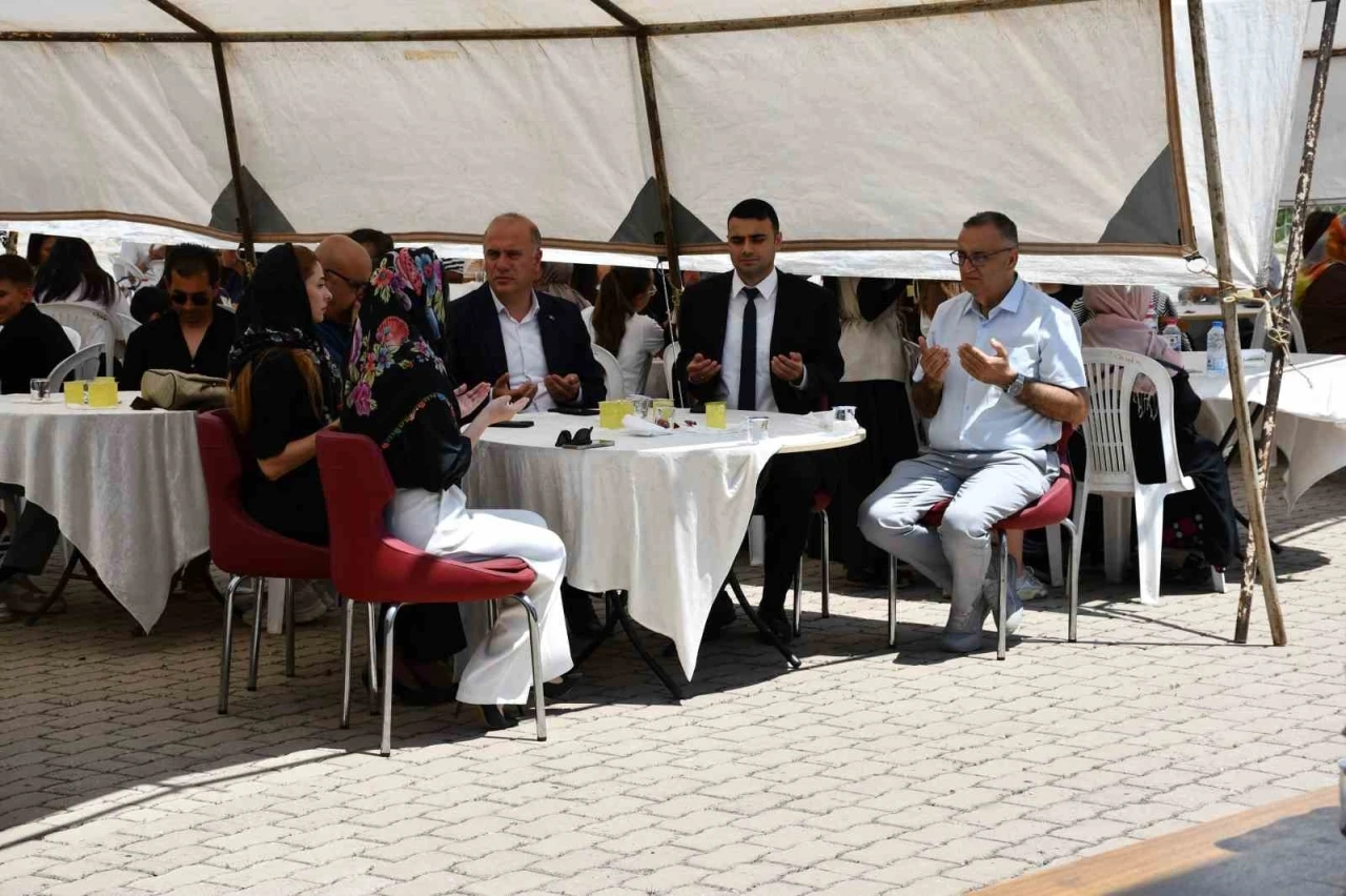 Motosiklet kazasında hayatını kaybeden öğrenciler için mevlit programı düzenlendi
