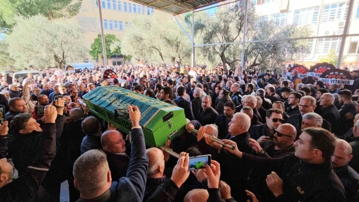 Motosiklet kazasında &ouml;len &Ouml;ğ&uuml;n&ccedil;l&uuml;, son yolculuğuna uğurlandı
