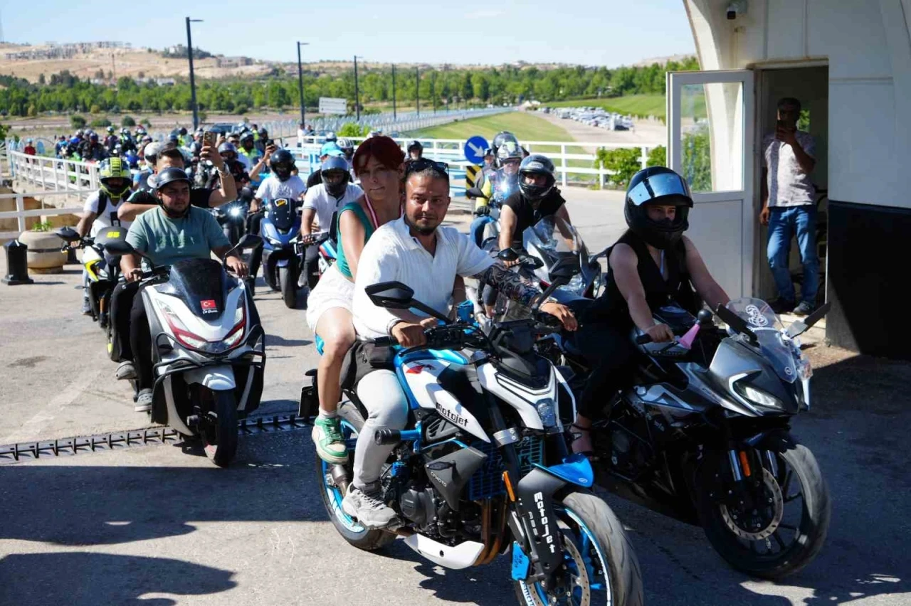 Motosiklet tutkunları Gaziantep’te buluştu

