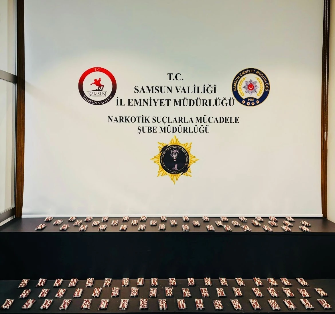 Motosiklette 2 bin 300 adet sentetik ecza ele geçirildi: 1 gözaltı
