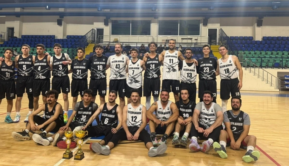Moymul Spor K&uuml;tahya basketbolunda zirveye yerleşti
