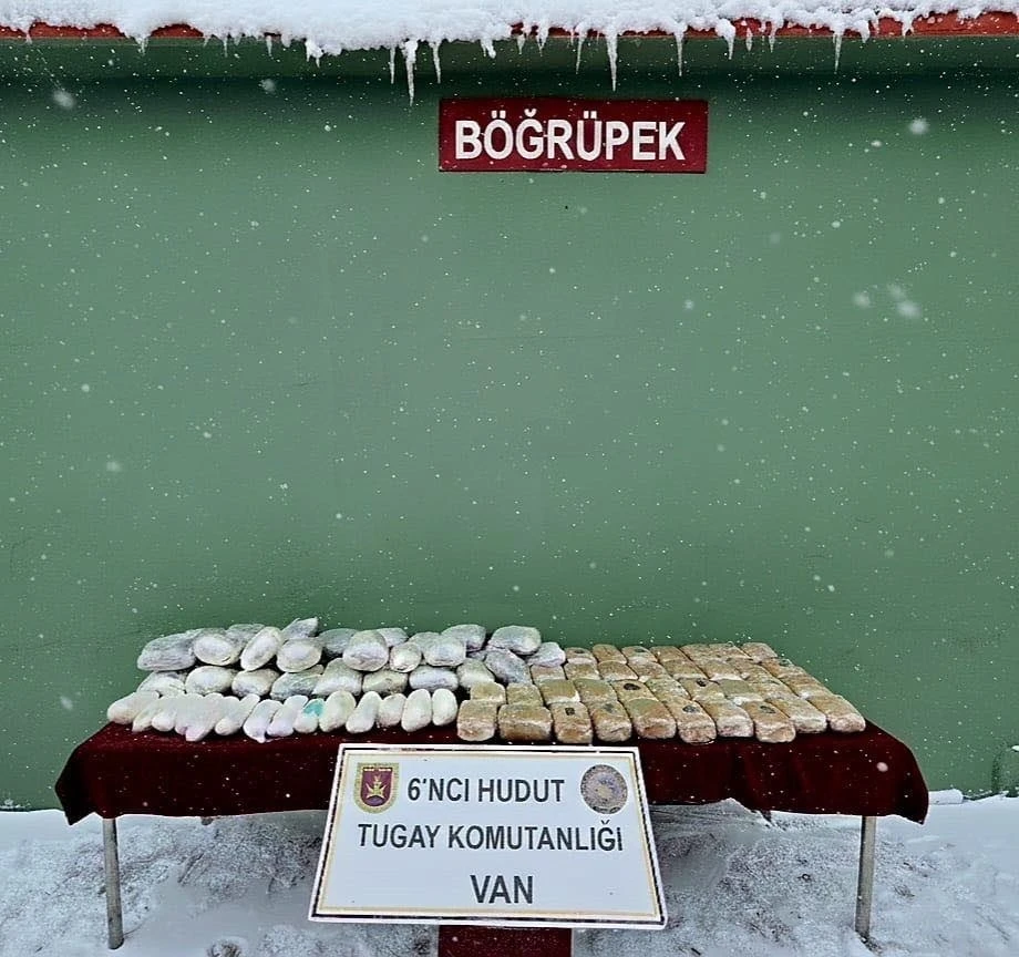 MSB: "Van hudut hattında icra ettiği arama tarama faaliyetleri kapsamında 77 kilo 805 gram uyuşturucu madde ele ge&ccedil;irdi"
