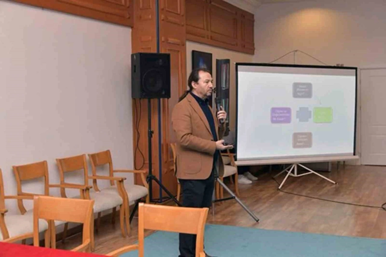 MSKÜ’de seminer dizisi: ‘Eğitim-Öğretim programlarında revizyon süreci’
