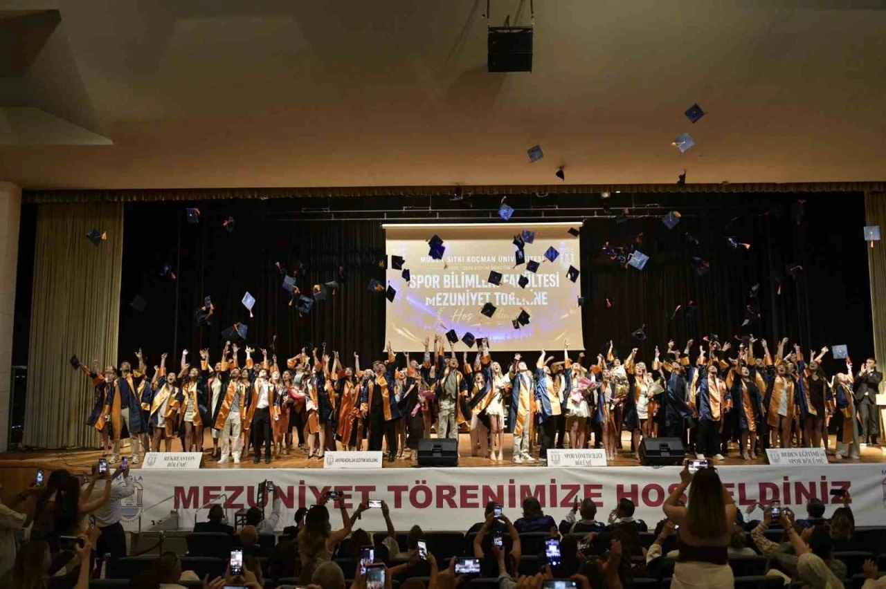 MSK&Uuml; Spor Bilimleri Fak&uuml;ltesi mezunlarını uğurladı
