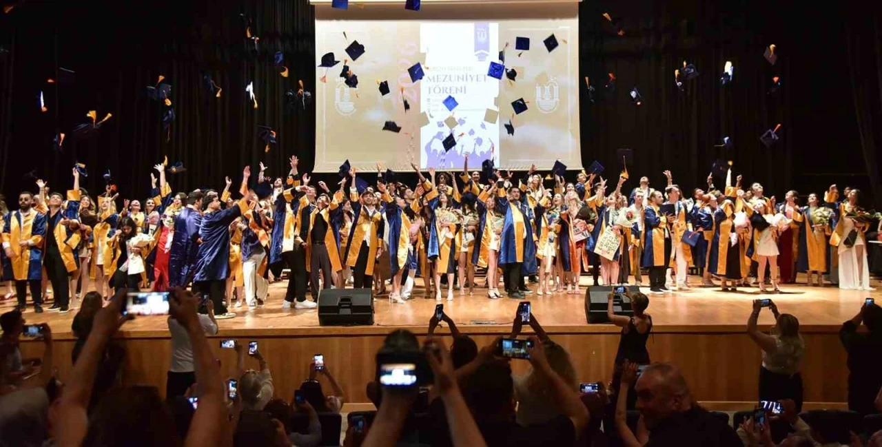 MSKÜ Turizm Fakültesi mezunlarını sektöre uğurladı
