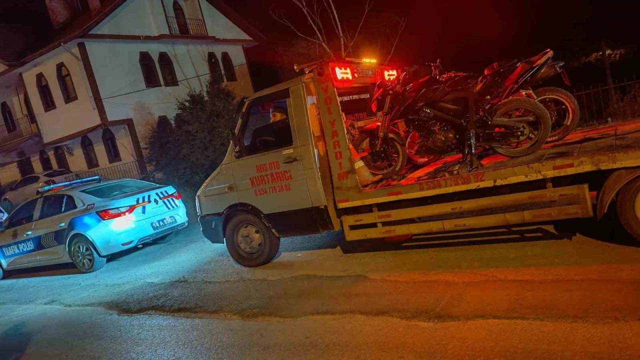 Mudurnu&rsquo;da kural tanımaz motosikletlilere ge&ccedil;it yok: 2 ara&ccedil; trafikten men edildi
