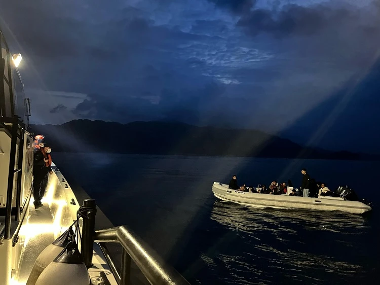 Muğla Açıklarında 12 Düzensiz Göçmen Kurtarıldı