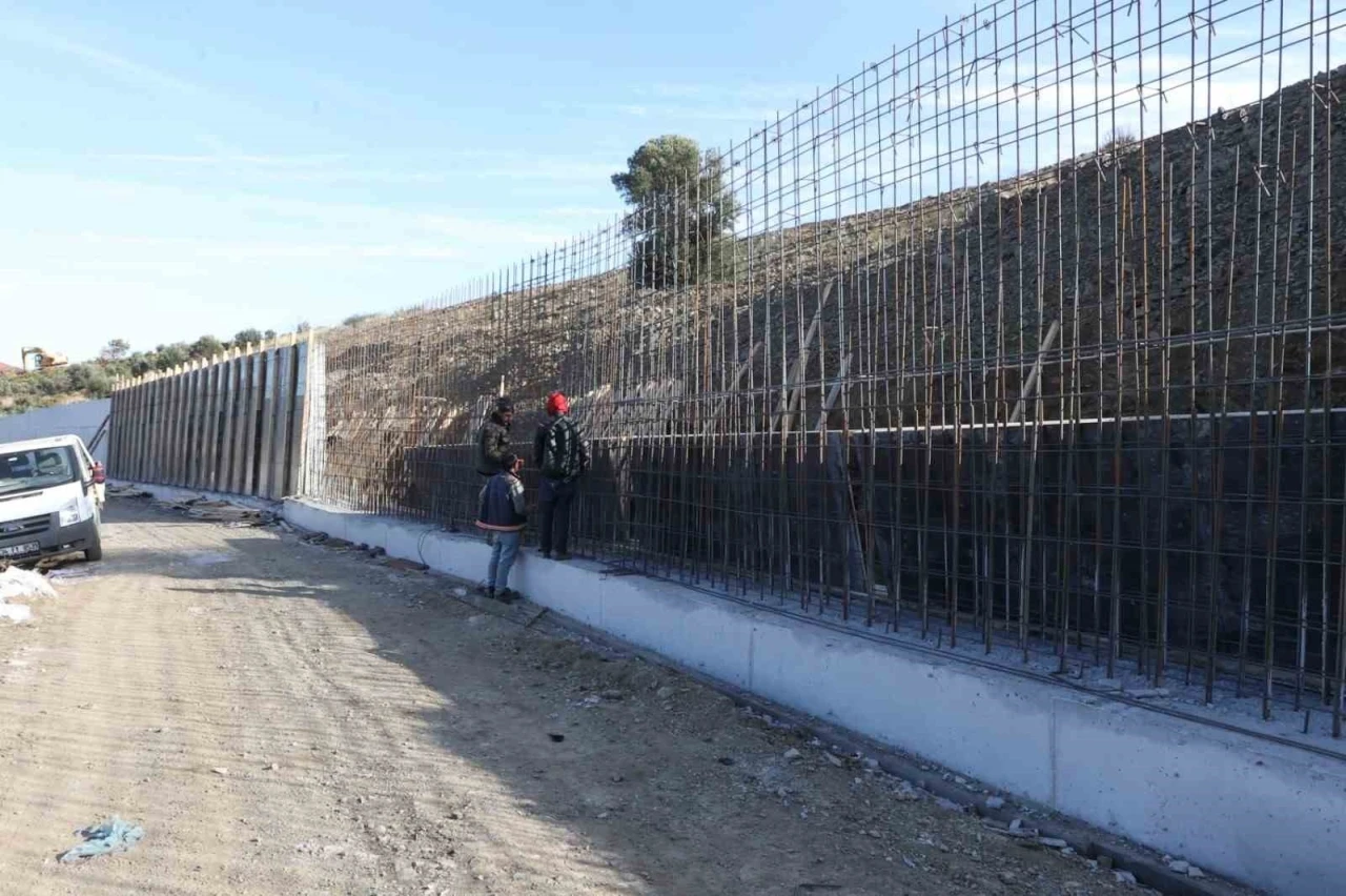 Muğla B&uuml;y&uuml;kşehir&rsquo;den mezarlıklarda d&uuml;zenleme
