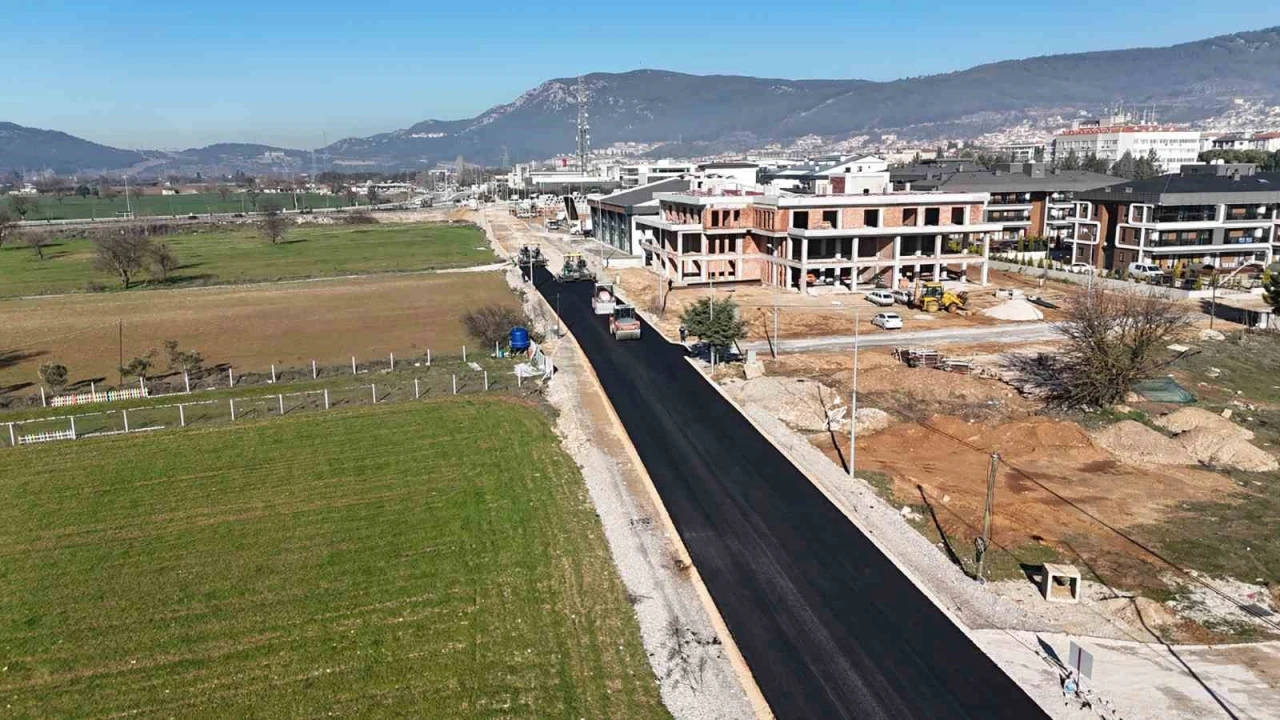 Muğla B&uuml;y&uuml;kşehir, Menteşe&rsquo;de yol yatırımlarını aralıksız s&uuml;rd&uuml;r&uuml;yor
