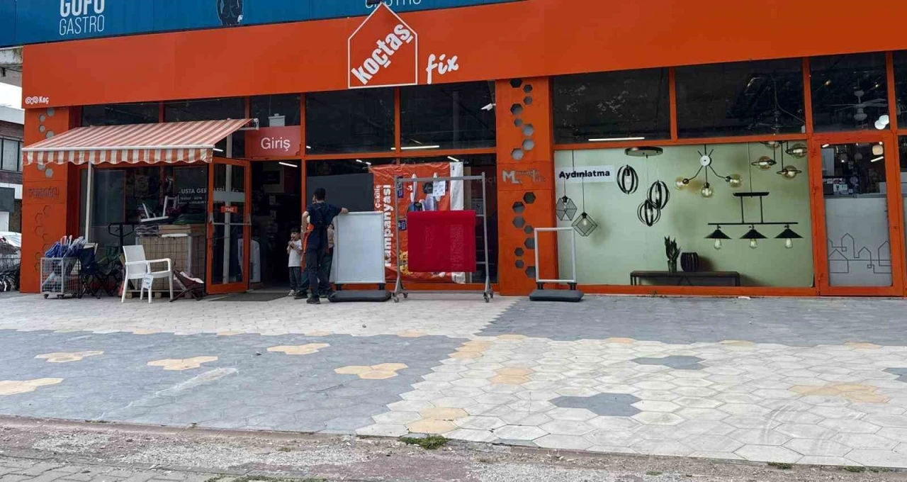 Muğla&rsquo;da Ko&ccedil; Holding&rsquo;e bağlı Ko&ccedil;taş&rsquo;a taşlı saldırı
