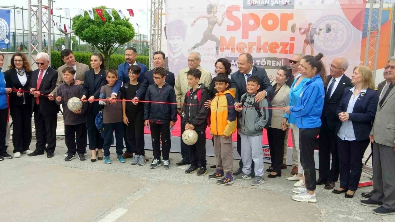 MUĞLA'DAKİ SPOR MERKEZi TÖRENLE AÇILDI