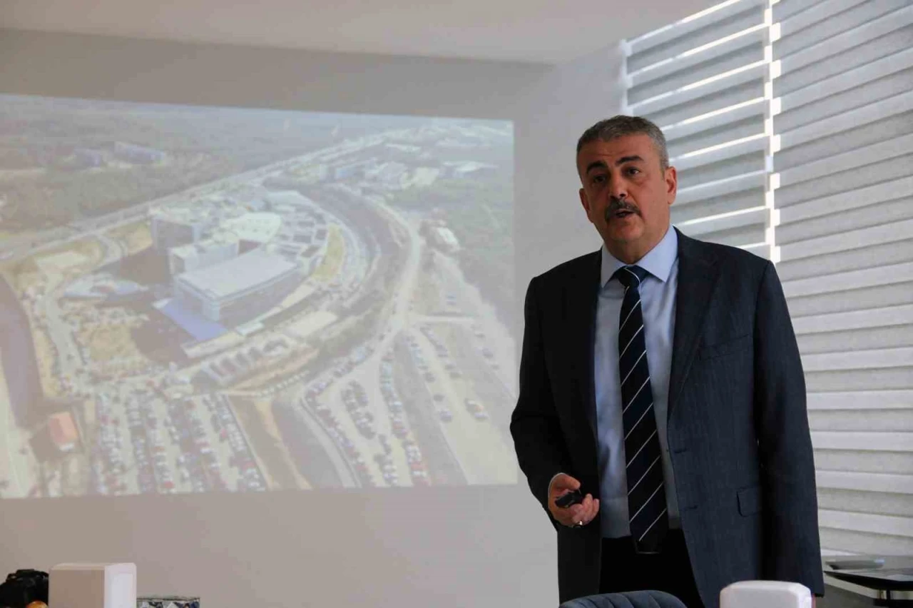 Muğla EAH Başhekimi Prof. Dr. Acar, "G&uuml;nl&uuml;k 6 bin 500 poliklinik hizmeti sunuyoruz"
