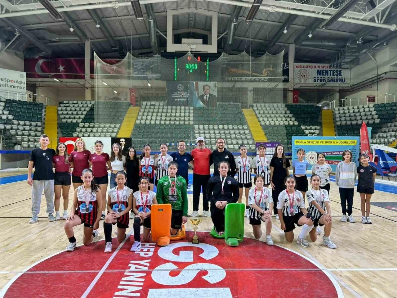 Muğla Hokey Ligi şampiyonu Bodrum Gündoğanspor oldu

