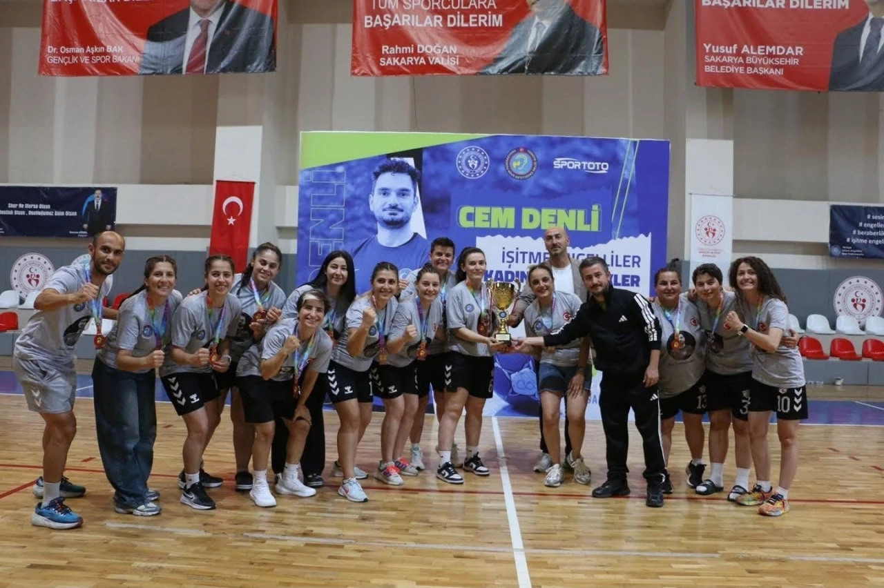 Muğla Sessizler Spor Kul&uuml;b&uuml; T&uuml;rkiye &uuml;&ccedil;&uuml;nc&uuml;s&uuml; oldu
