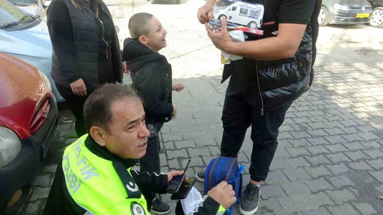 Muğla Trafik Şube Müdürü Haçan’dan özel ihtiyaçlı çocuğa anlamlı hediye

