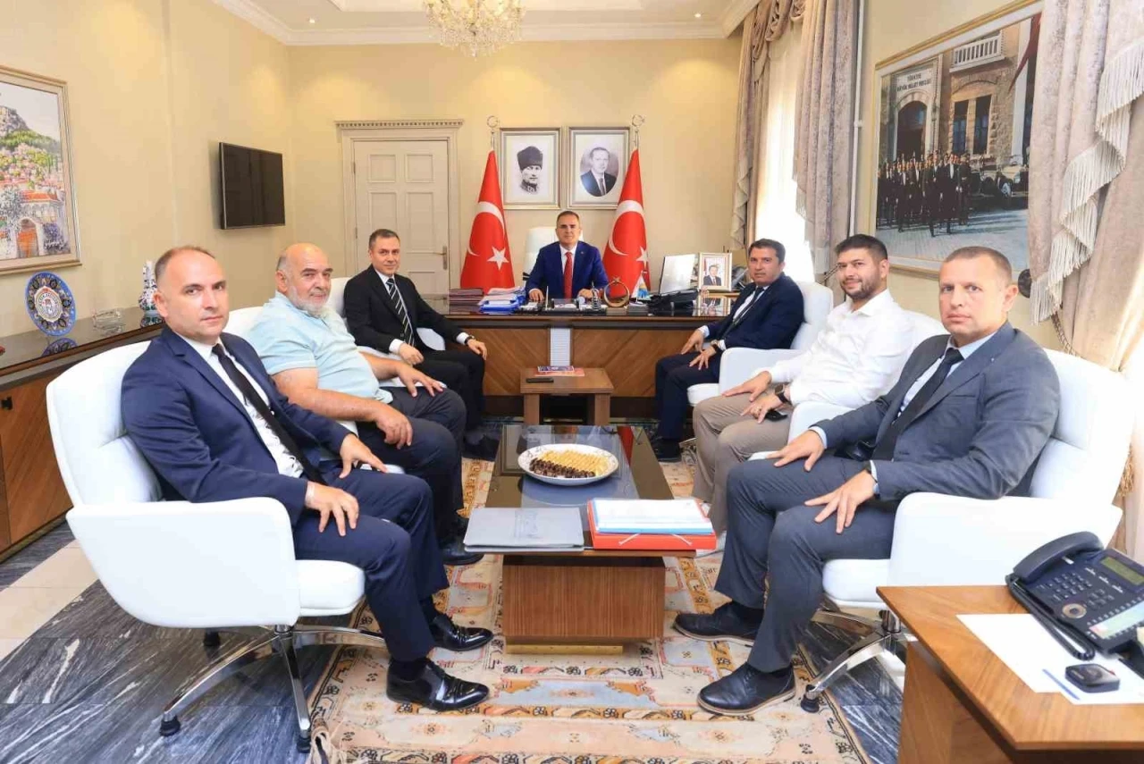 Muğla Valisi Akbıyık, Kızılay&rsquo;ın Muğla&rsquo;daki faaliyetleri hakkında bilgi aldı
