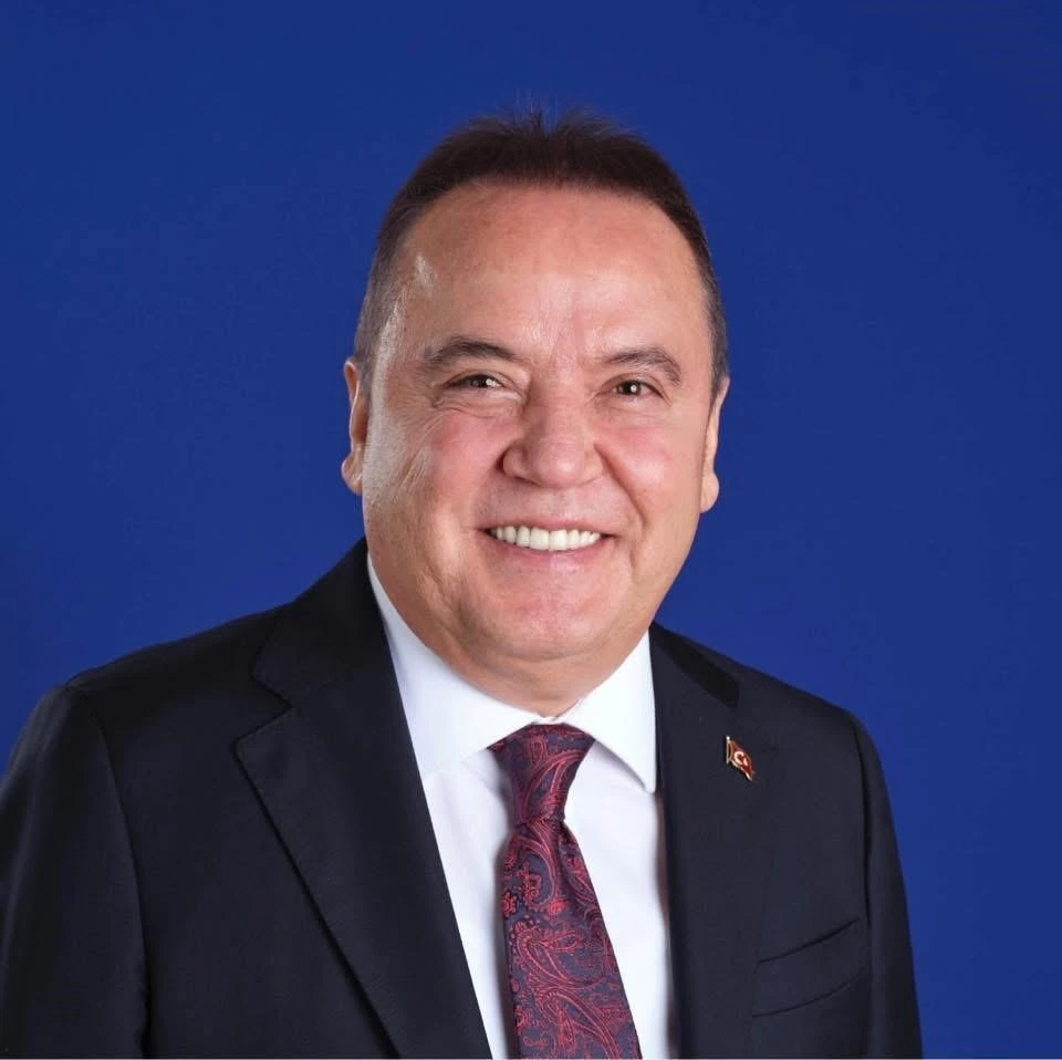 Muhittin Böcek: &quot;Sizi üzecek, başınızı öne eğdirecek hiçbir olayın içinde olmadım&quot;

