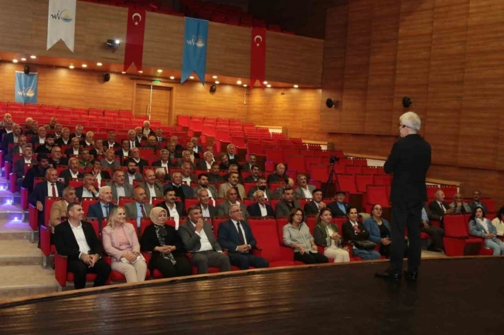 Muhtarlara &lsquo;Pozitif Yaşam Becerileri Semineri&rsquo; verildi
