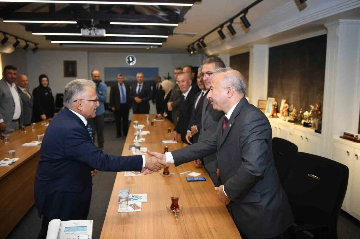 Muhtarlardan Başkan B&uuml;y&uuml;kkılı&ccedil;&rsquo;a 19 Ekim ziyareti
