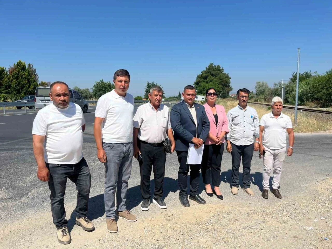 Muhtarlardan karayollarına ref&uuml;j tepkisi

