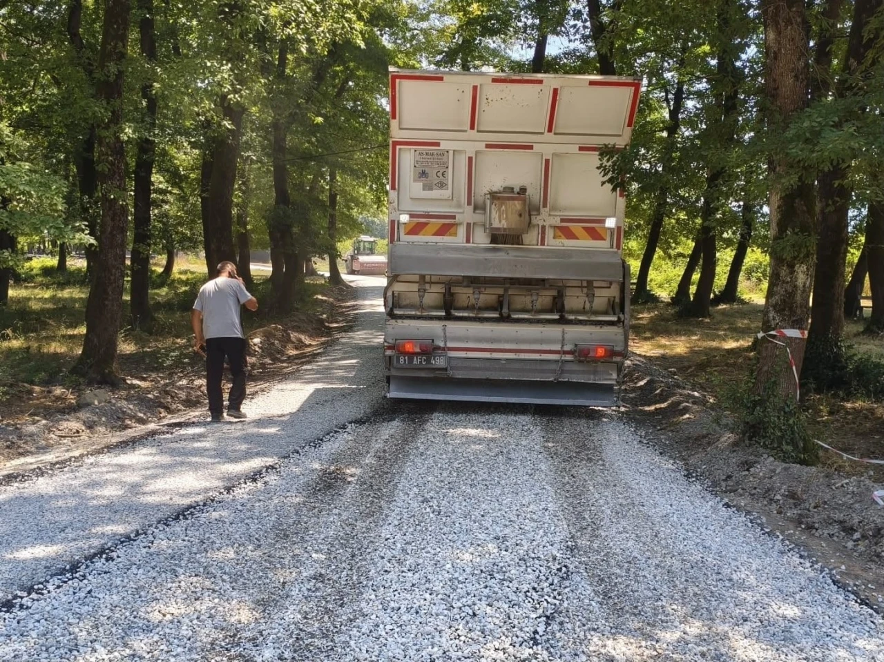 Muncurlu k&ouml;y yolu soğuk asfaltla yenilendi
