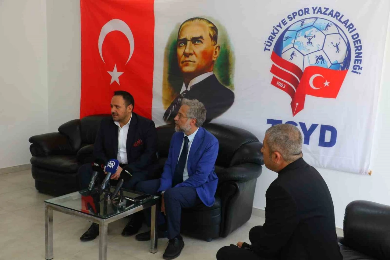 Murat Karahan: &quot;Ketum bir tutum içerisinde transfer çalışmaları devam ediyor&quot;
