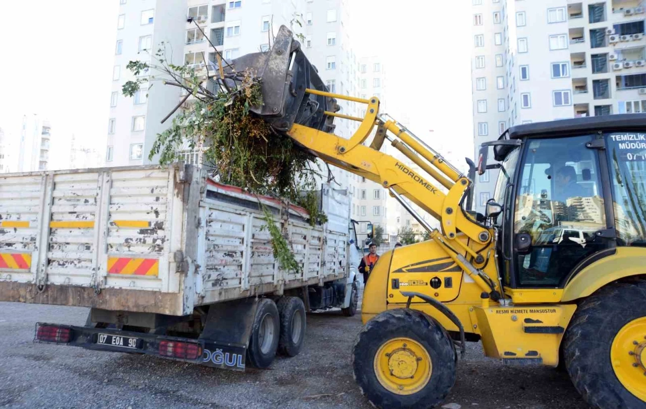 Muratpaşa&rsquo;da &ccedil;evreyi kirletenlere 1 milyon 395 bin lira ceza
