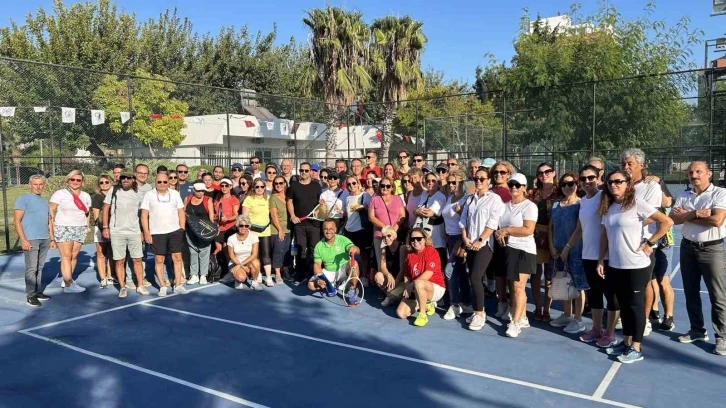 Muratpaşa&rsquo;da tenis turnuvası başladı
