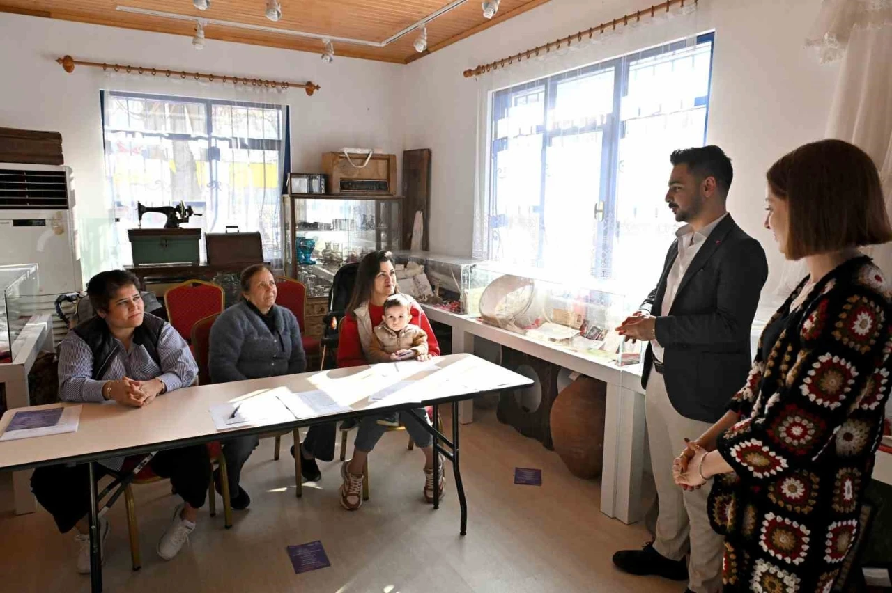 Muratpaşa’dan geleceğin anne babalarına ’Ebeveyn Atölyesi’