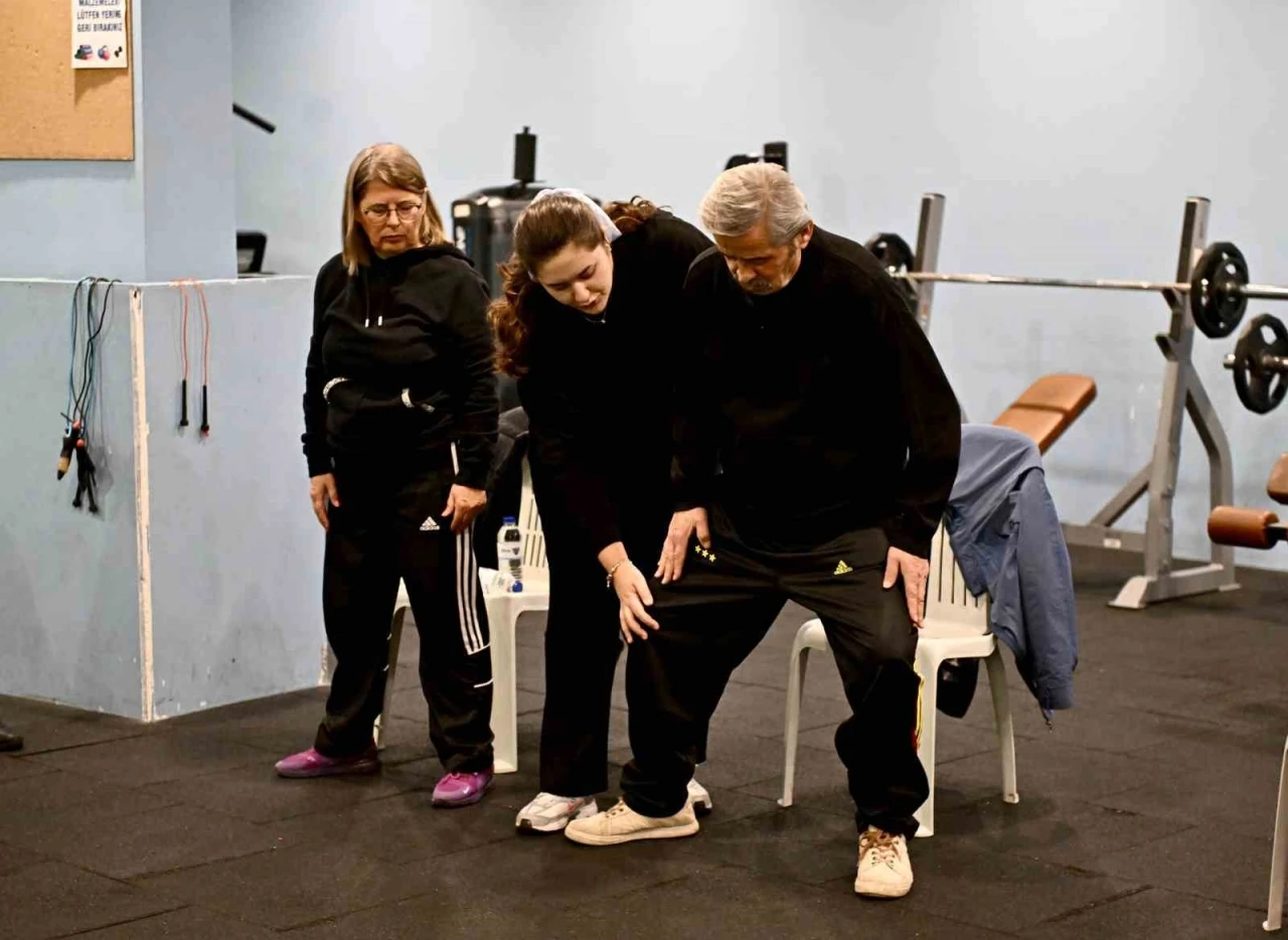 Muratpaşa&rsquo;dan parkinson hastalarına destek
