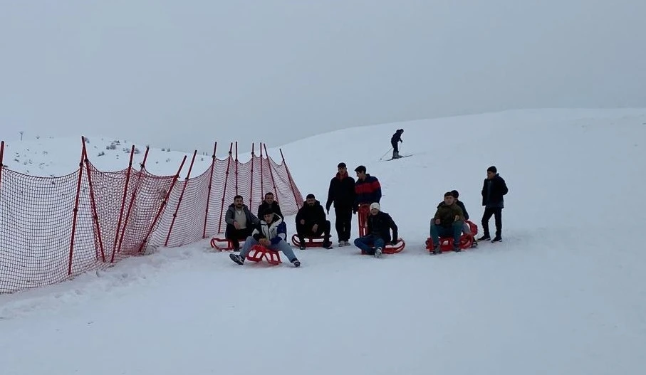 Muş &Ccedil;ocuk Evleri Sitesi&rsquo;nden &ccedil;ocuklara yarıyıl tatilinde kayak keyfi
