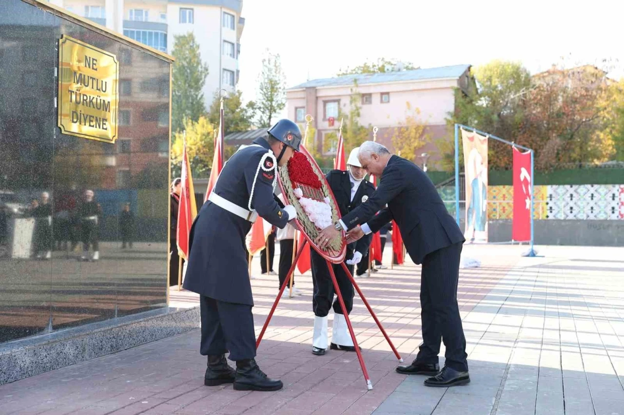Muş’ta 10 Kasım töreninde dikkat çeken detay
