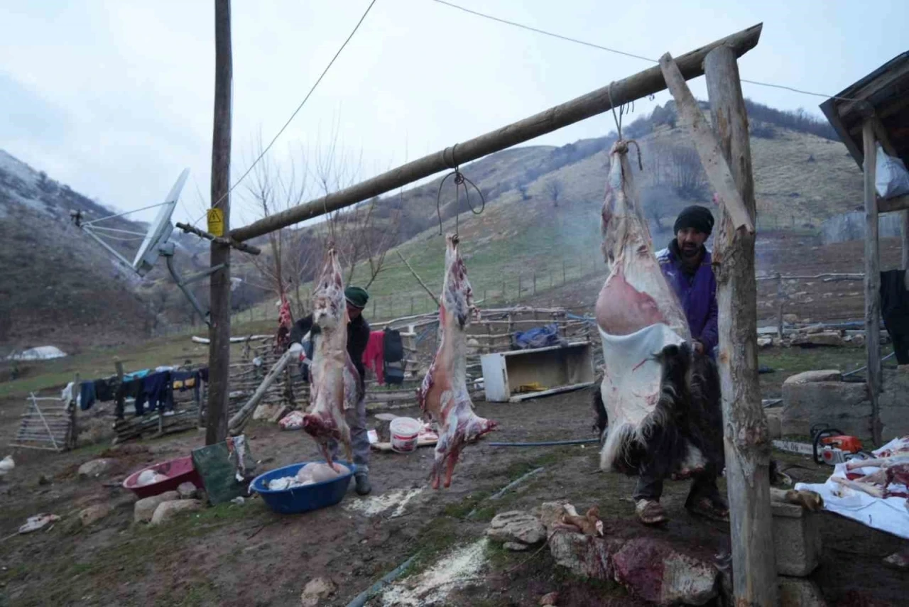Muş&rsquo;ta asırlık kavurma geleneği yaşatılıyor
