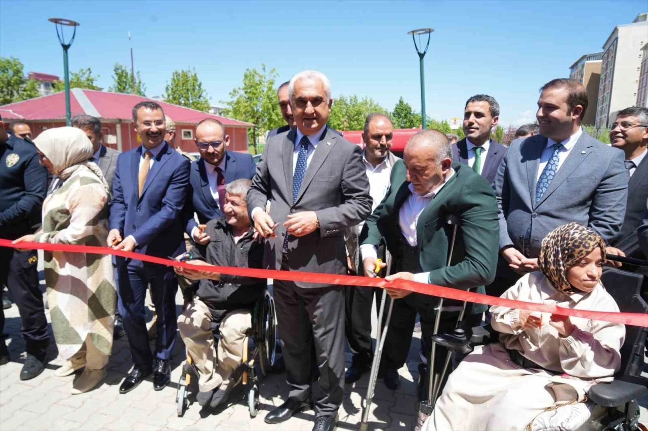 Muş’ta engellilere yönelik iki mesleki kursun açılışı yapıldı
