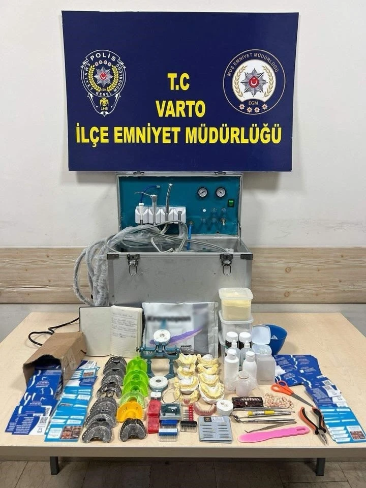 Muş&rsquo;ta evini kliniğe d&ouml;n&uuml;şt&uuml;ren sahte diş&ccedil;i yakalandı
